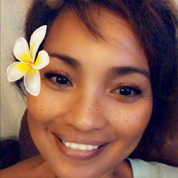 Meet your Posher, Nuevelyn - Picture 1 of 2